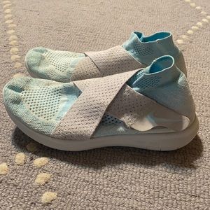 Nike free run motion flyknit running shoes, light blue, women’s size 9